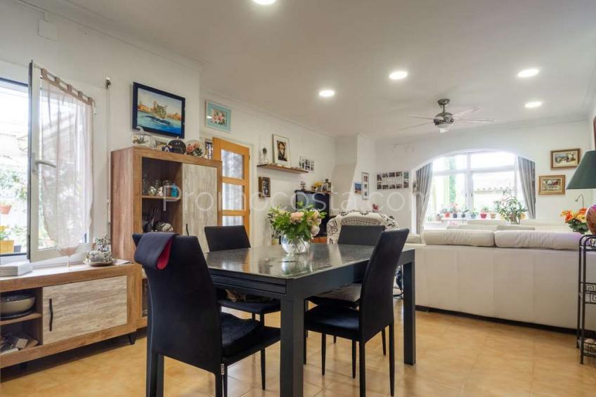 L'Escala, Casa independent amb jardí privat, situada a uns 100 metres de la platja de Riells
