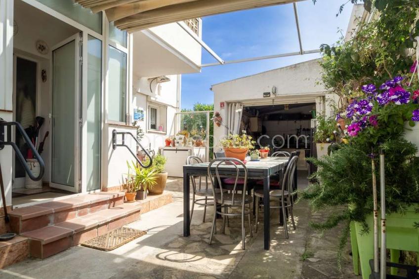 L'Escala, Casa independent amb jardí privat, situada a uns 100 metres de la platja de Riells