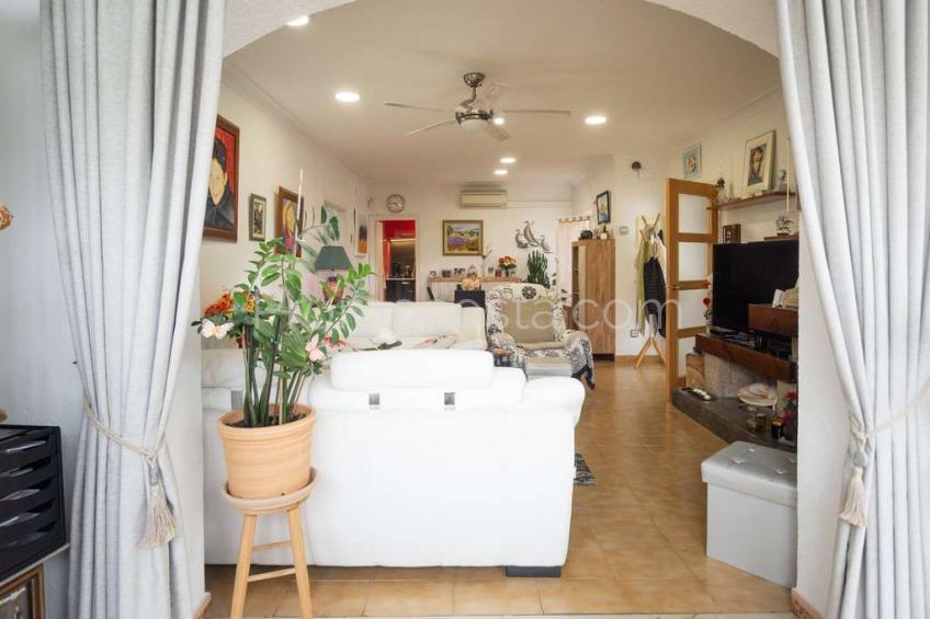 L'Escala, Casa independent amb jardí privat, situada a uns 100 metres de la platja de Riells
