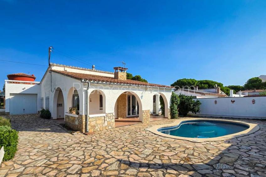 L'Escala, Casa independiente con piscina privada