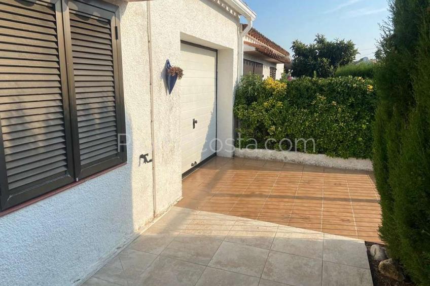 L'Escala, Maison avec jardin privé, située à environ 1 000 mètres de la plage de Riells