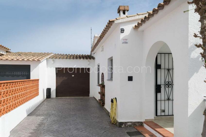 L'Escala, Muy bonita casa de planta baja, con jardín y piscina privada