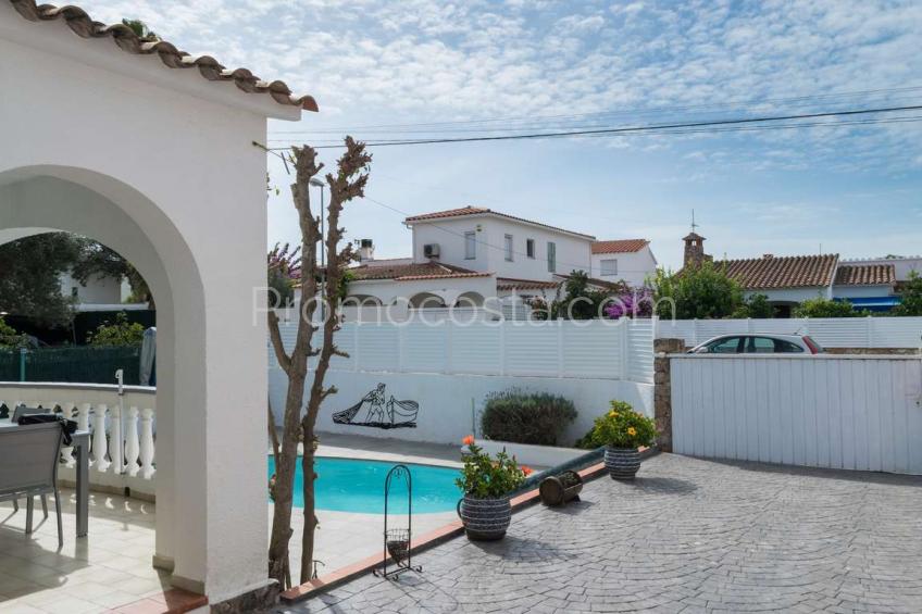 L'Escala, Muy bonita casa de planta baja, con jardín y piscina privada