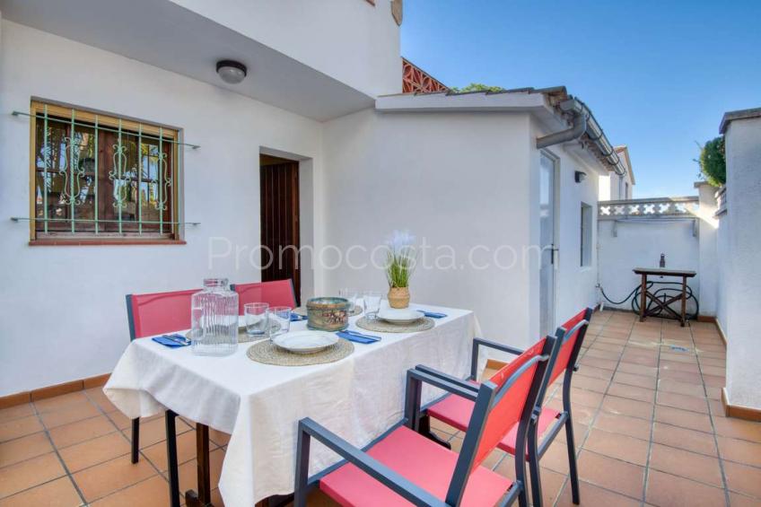 L'Escala, Maison avec licence touristique, située à environ 850m de la plage de Riells