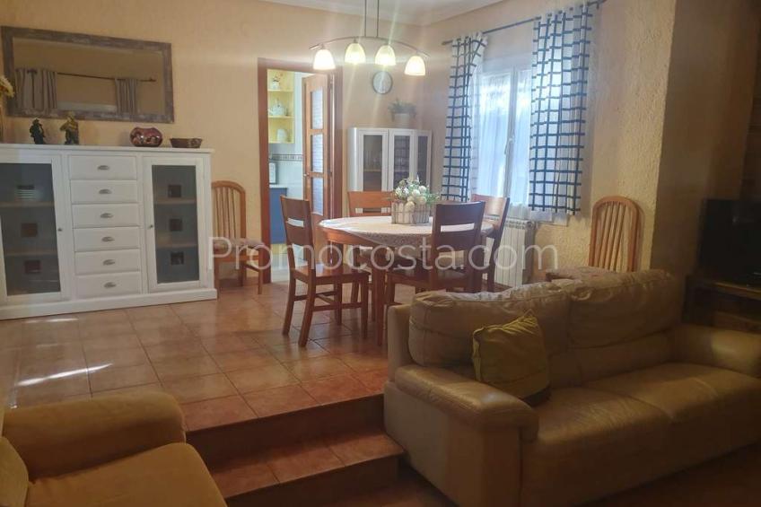 L'Escala, Casa con jardín privado situada a unos 1500m de la playa de Riells