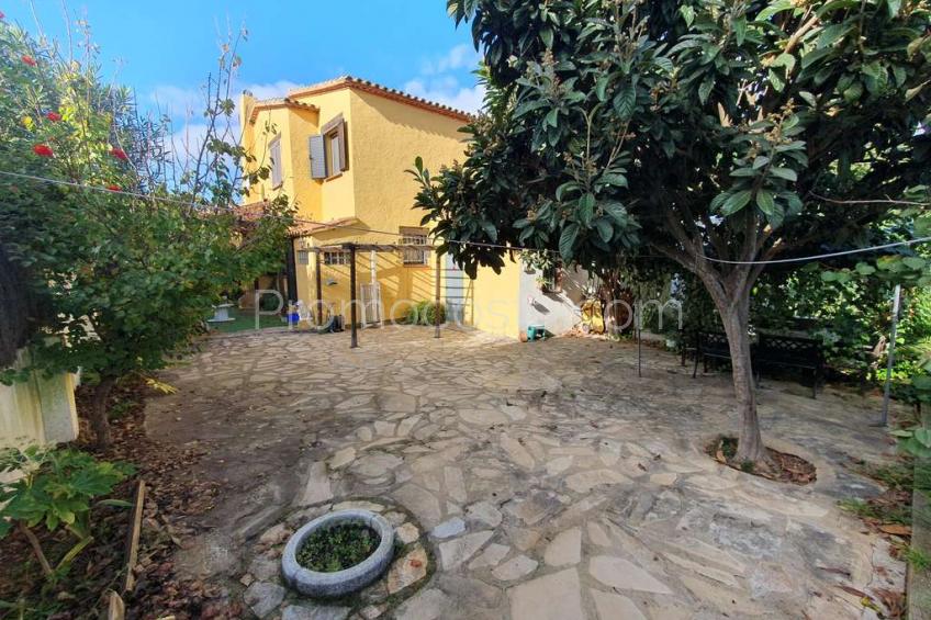 L'Escala, Casa con jardín privado situada a unos 1500m de la playa de Riells