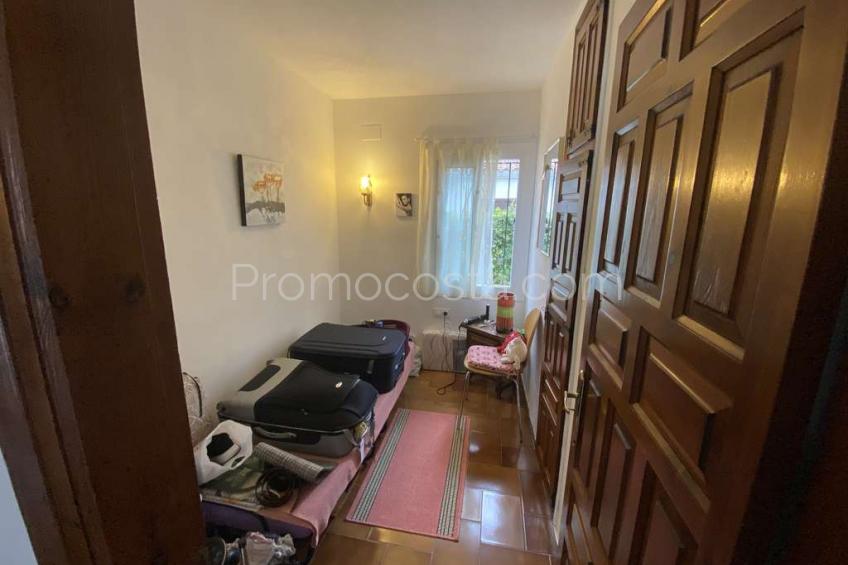 L'Escala, Casa de planta baja, situada a unos 600m de la playa de Riells