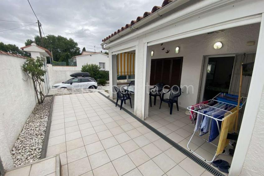 L'Escala, Casa de planta baja, situada a unos 600m de la playa de Riells