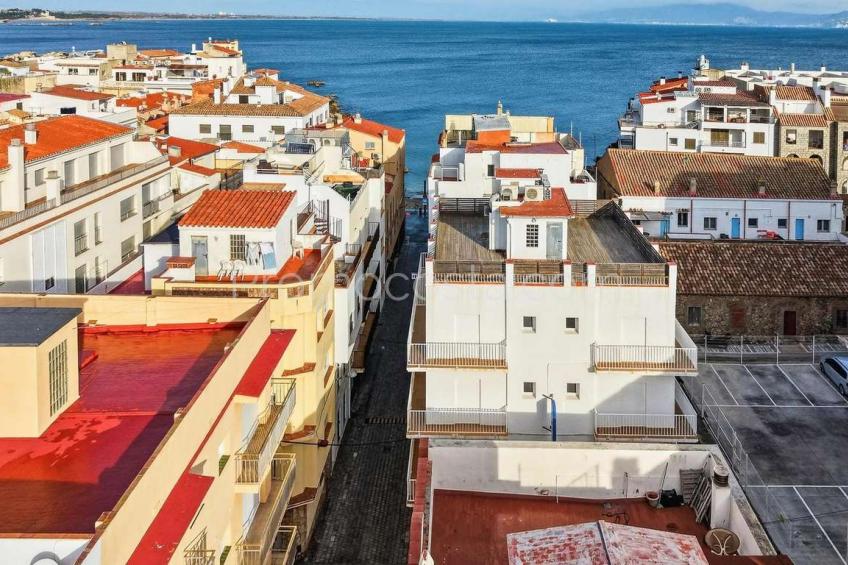 L'Escala, OPORTUNIDAD!!!  Casa situada a tan solo 50 metros de la playa del Port d’en Perris