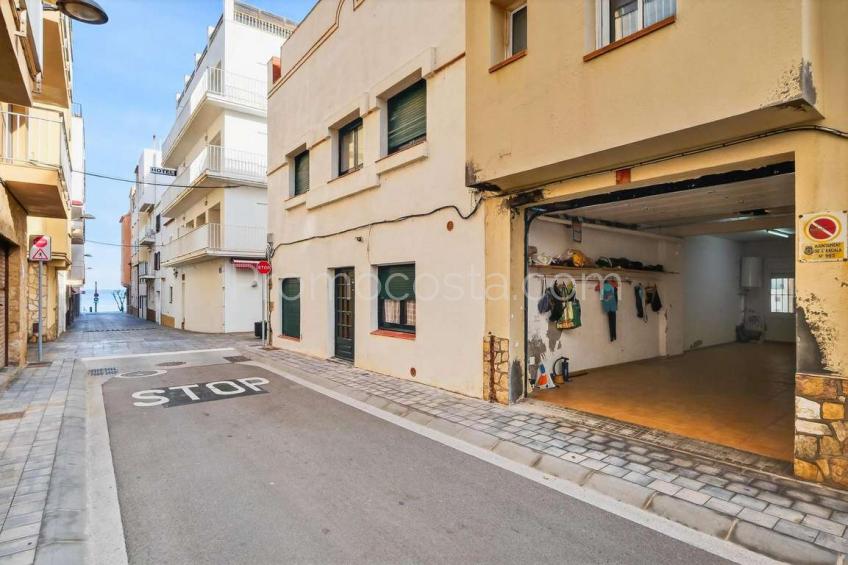 L'Escala, OPORTUNIDAD!!!  Casa situada a tan solo 50 metros de la playa del Port d’en Perris