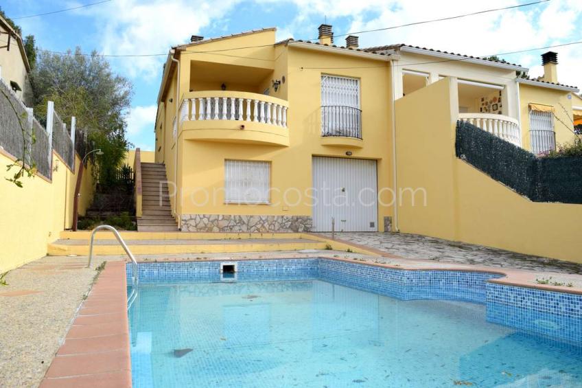 L'Escala, Casa con jardín y piscina privada, situada a unos 500m de la playa de Riells