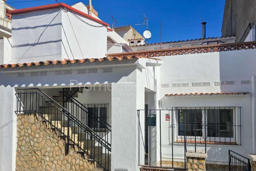 L'Escala, Maison jumelée située à environ 600 m de la plage de Riells
