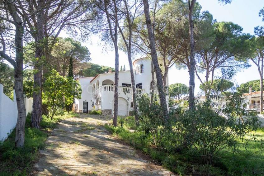 L'Escala, Magnifica casa situada situada en Puig Sec y a unos 1300m de la playa de Montgo