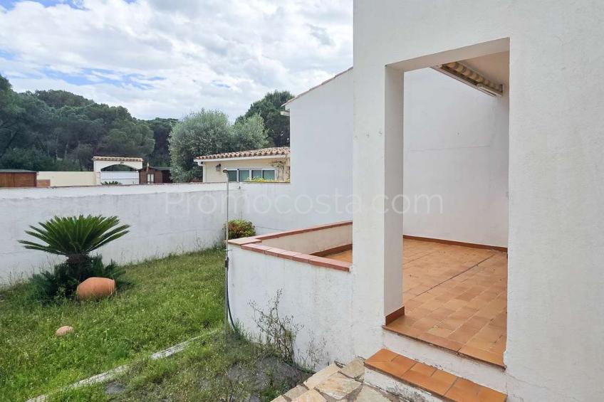 L'Escala, Maison en bon état située à environ 1000 m de la plage du Montgó