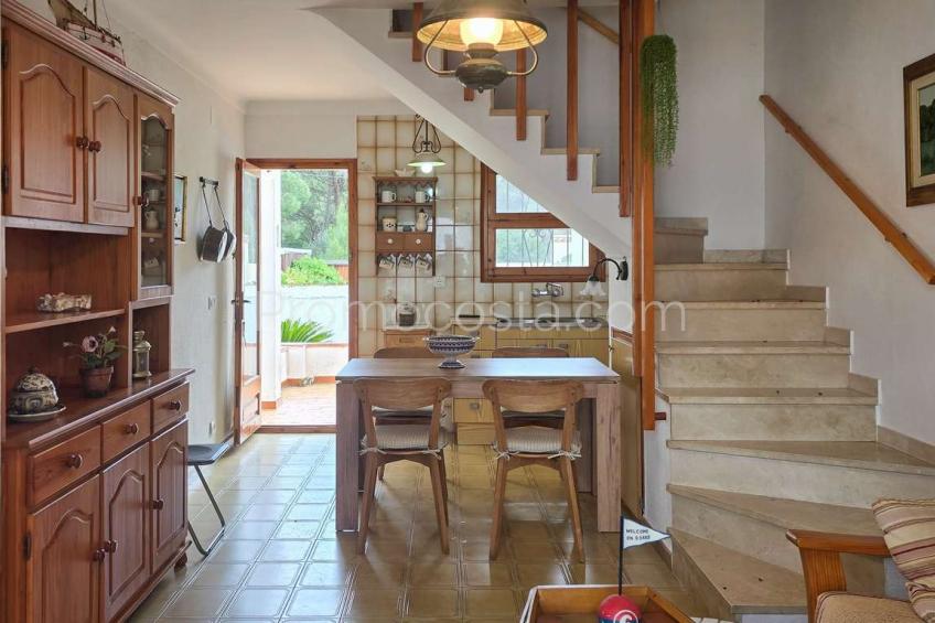 L'Escala, Maison en bon état située à environ 1000 m de la plage du Montgó