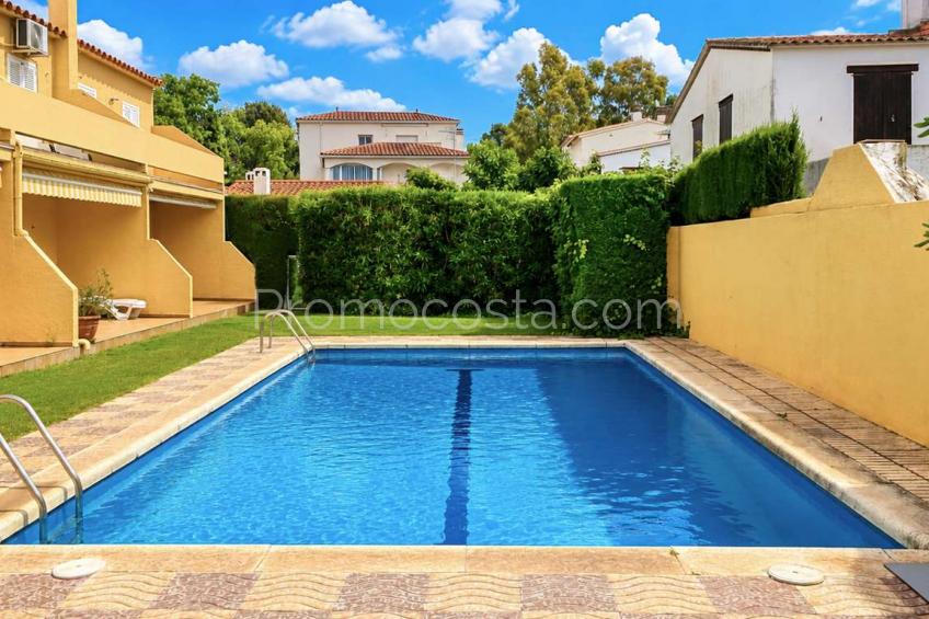 L'Escala, Muy bonita casa con  licencia turística y piscina comunitaria