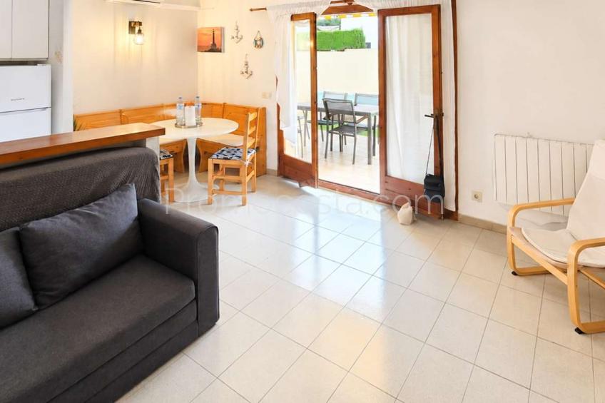 L'Escala, Muy bonita casa con  licencia turística y piscina comunitaria