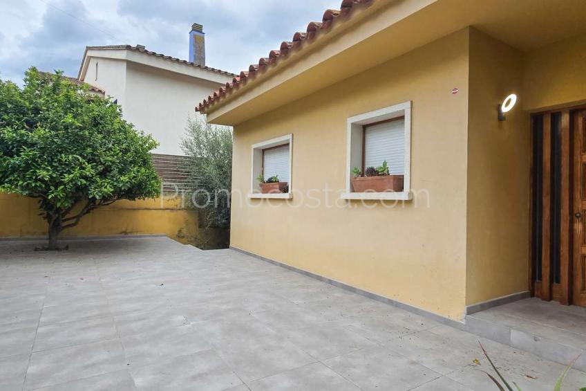 L'Escala, Casa independent amb jardí i piscina privada