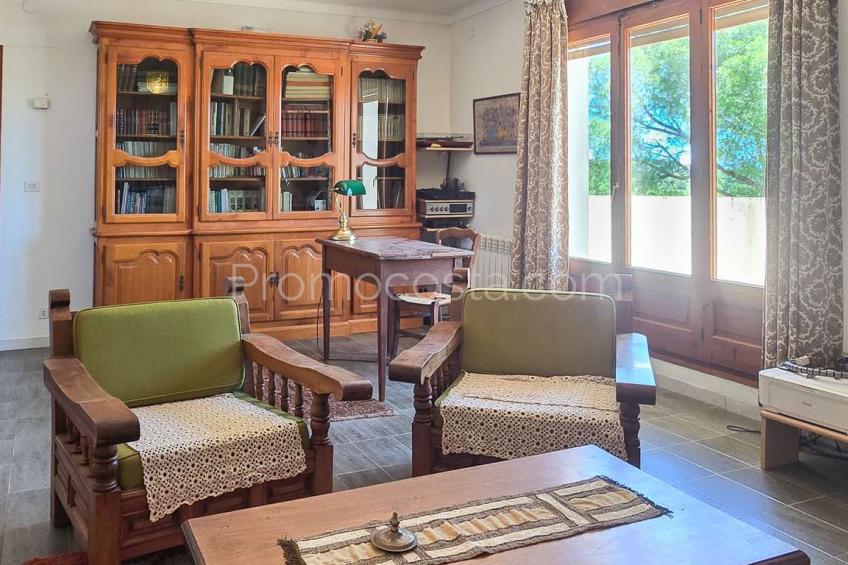 L'Escala, Muy bonita casa con jardín privado y vistas al mar situada en Puig Sec