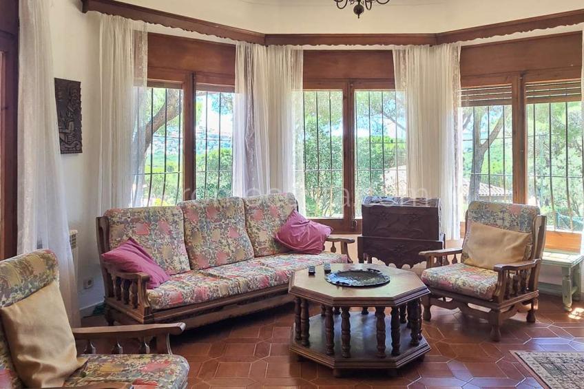 L'Escala, Muy bonita casa con jardín privado y vistas al mar situada en Puig Sec