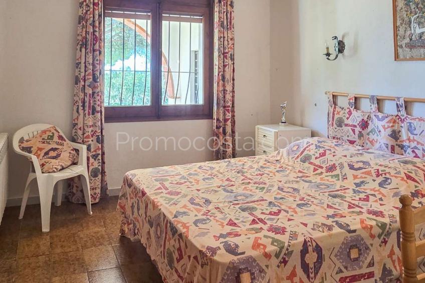 L'Escala, Muy bonita casa con jardín privado y vistas al mar situada en Puig Sec