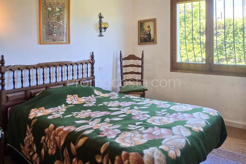 L'Escala, Muy bonita casa con jardín privado y vistas al mar situada en Puig Sec