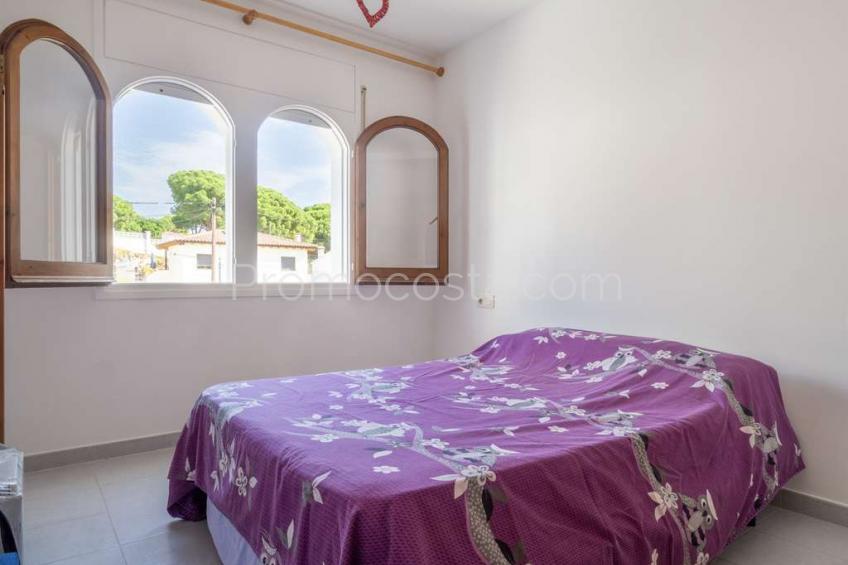 L'Escala, Casa con 4 habitaciones, situada a unos 1100m de la playa de Montgó
