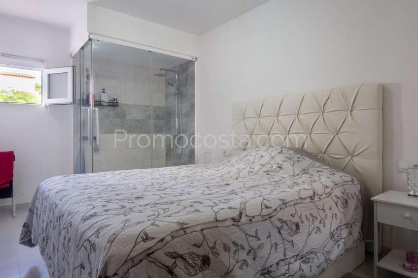 L'Escala, Casa con 4 habitaciones, situada a unos 1100m de la playa de Montgó