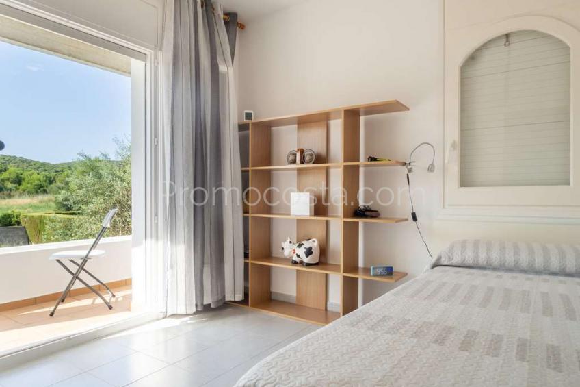 L'Escala, Casa con 4 habitaciones, situada a unos 1100m de la playa de Montgó