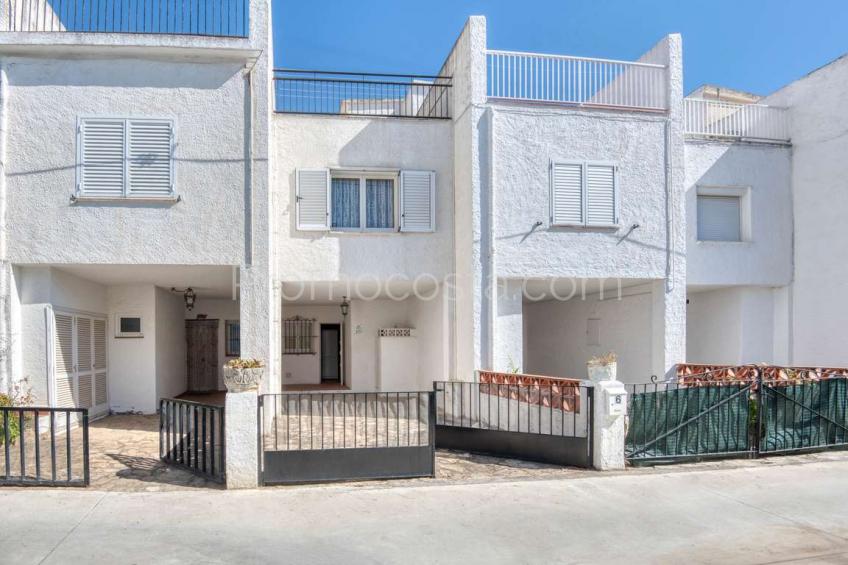 L'Escala, Casa adosada, situada a unos 500m de la playa de Riells