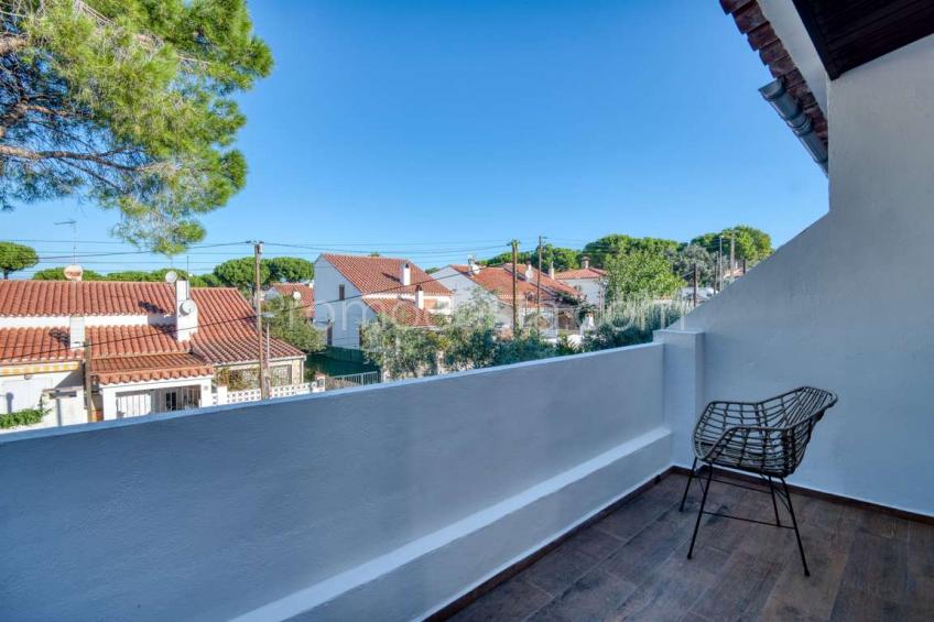 L'Escala, Casa situada a unos 750m de la playa de Riells