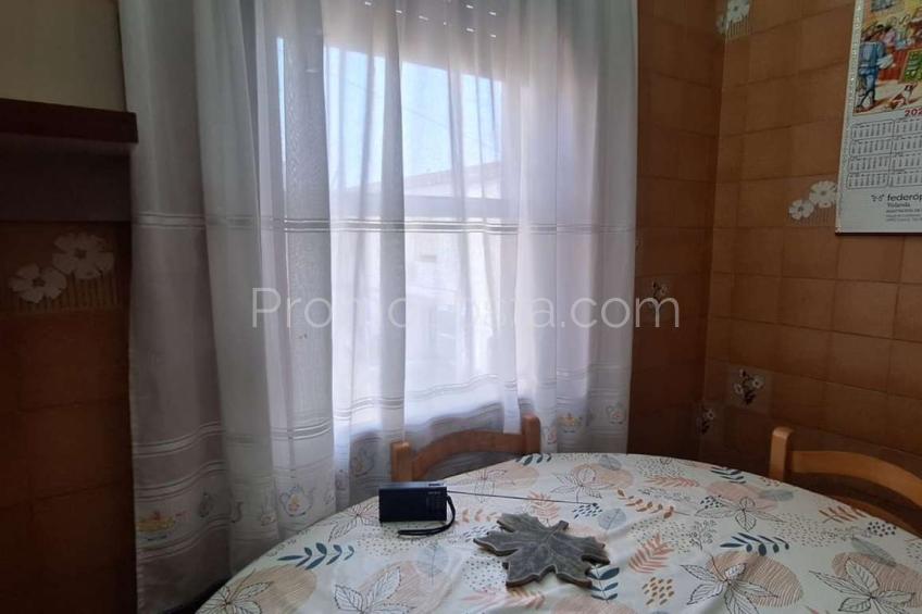 L'Escala, Casa situada a unos 1200m de las playas de Empuries