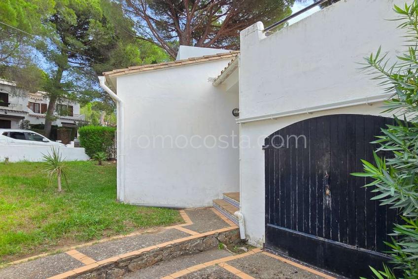 L'Escala, Casa de planta baja con licencia turística