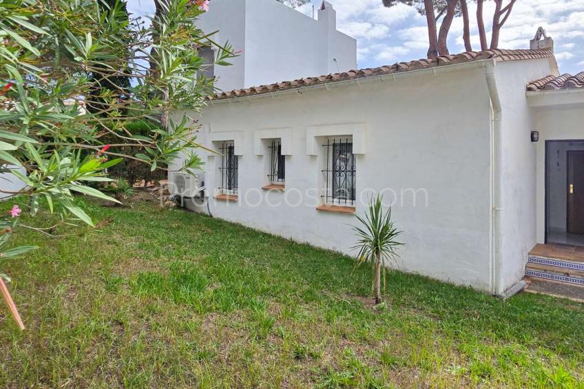 L'Escala, Casa de planta baja con licencia turística