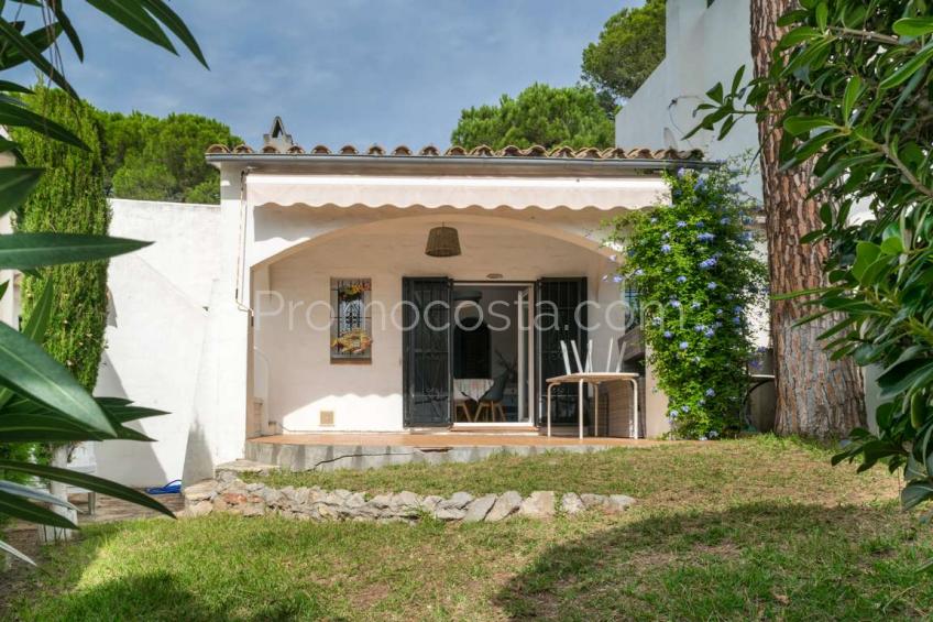 L'Escala, Casa de planta baja con licencia turística