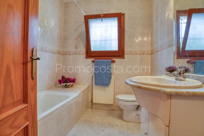 L'Escala, Amplia casa con jardín y piscina privada