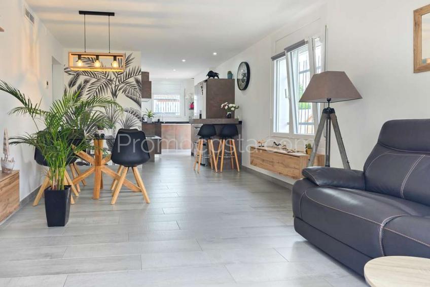 L'Escala, Casa impecable con jardín privado