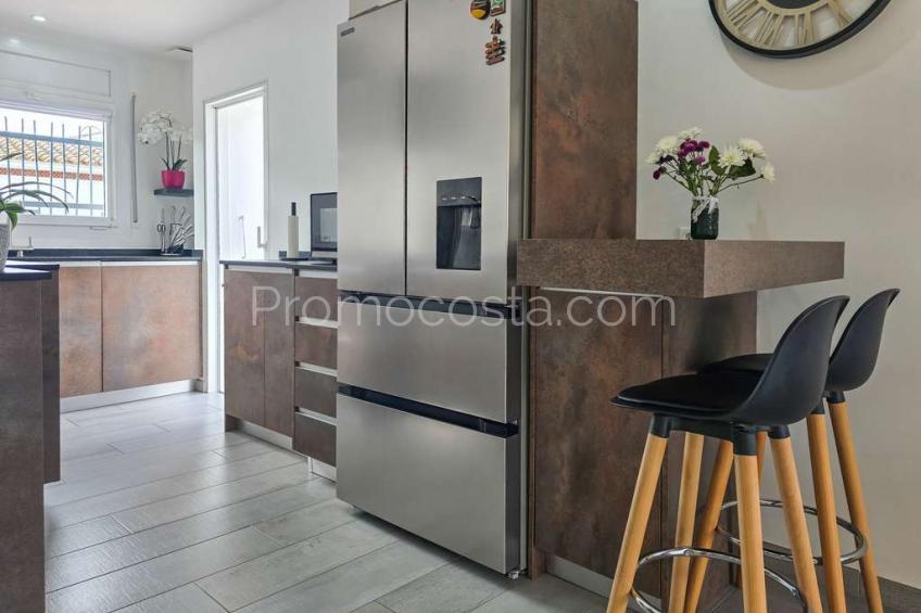 L'Escala, Casa impecable con jardín privado