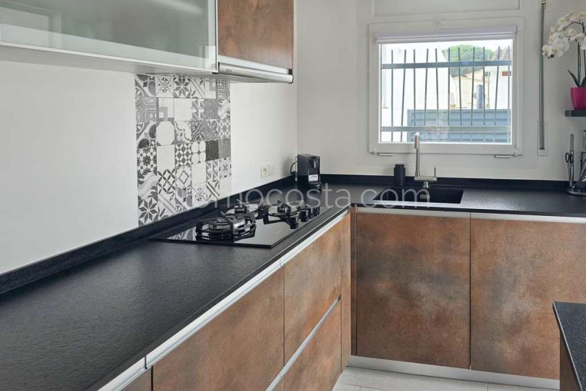 L'Escala, Casa impecable con jardín privado