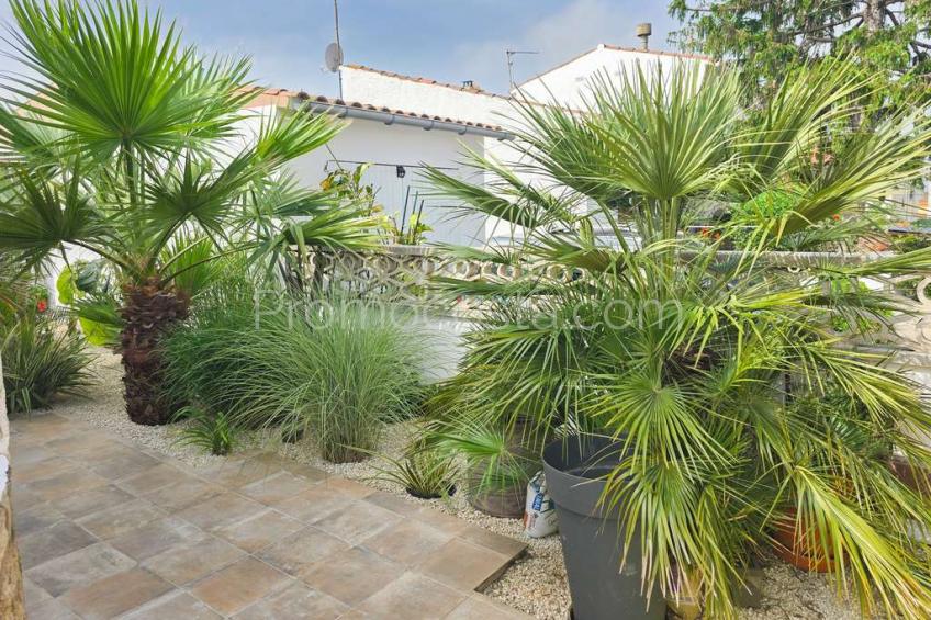 L'Escala, Casa impecable con jardín privado
