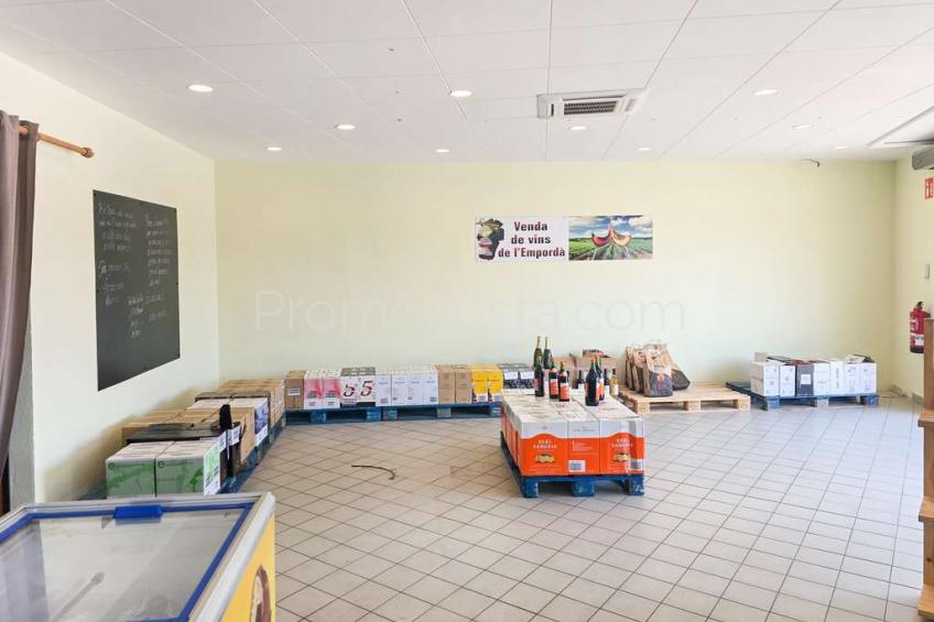 L'Escala, Local comercial a 50m de la playa