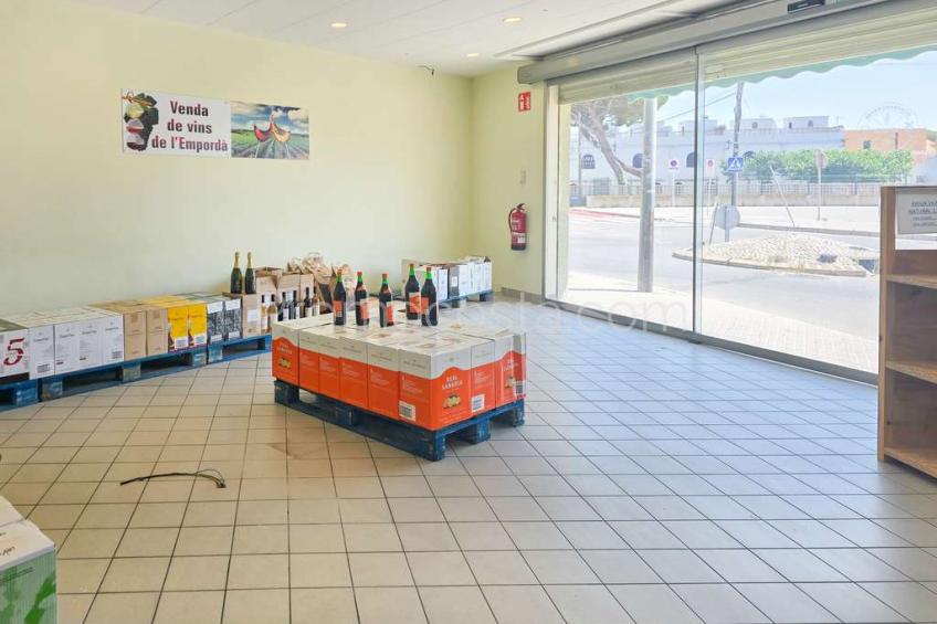 L'Escala, Local comercial a 50m de la playa