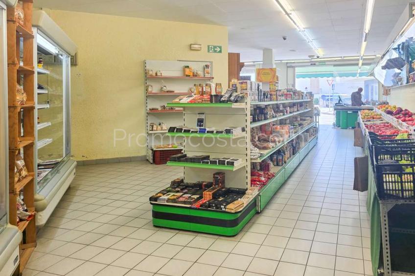 L'Escala, Local comercial a 50m de la playa
