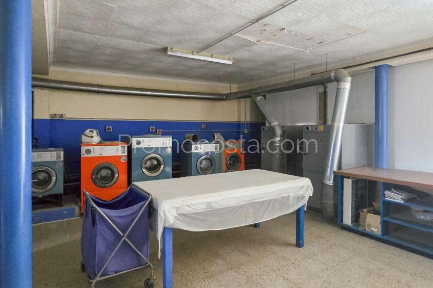 L'Escala, Local comercial situado a unos 50m de la playa de Riells