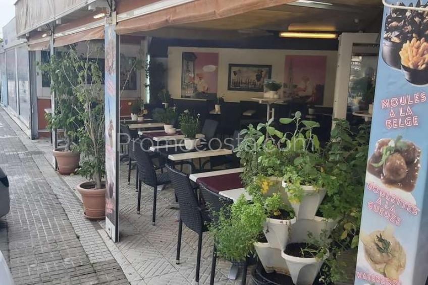 L'Escala, Local comercial situado a escasos metros de la playa de Riells