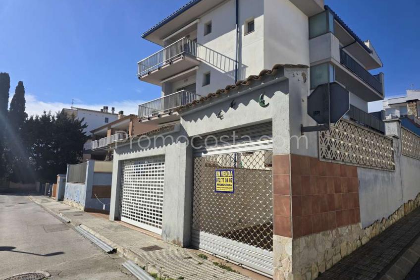 L'Escala, Parking de 51m2 al lado de la playa